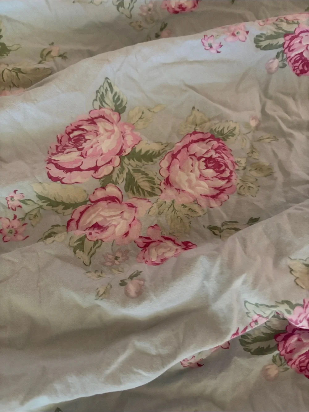 Shabby Chic Pink Rose Floral Comforter on Sage-Green